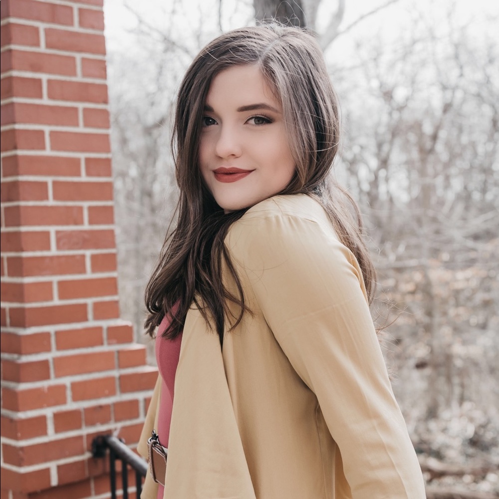 Meet your Posher, Evelyn